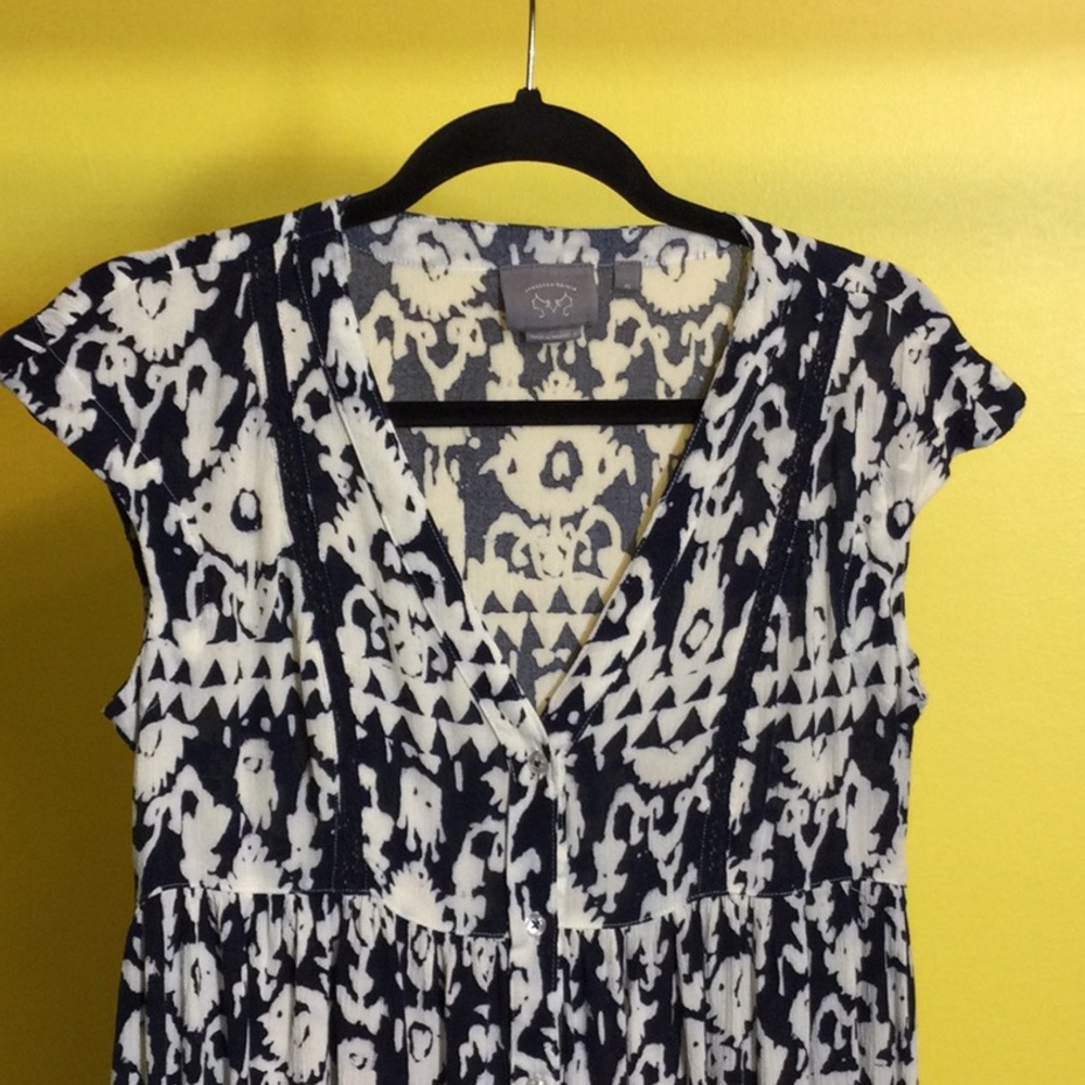 XS Anthro/Victoria Virginia navy Aztec top - Picture 5 of 15